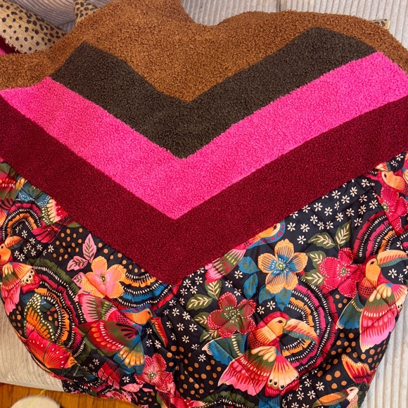 FARM Rio Multicolor Floral Puffer Jacket - Picture 5 of 7